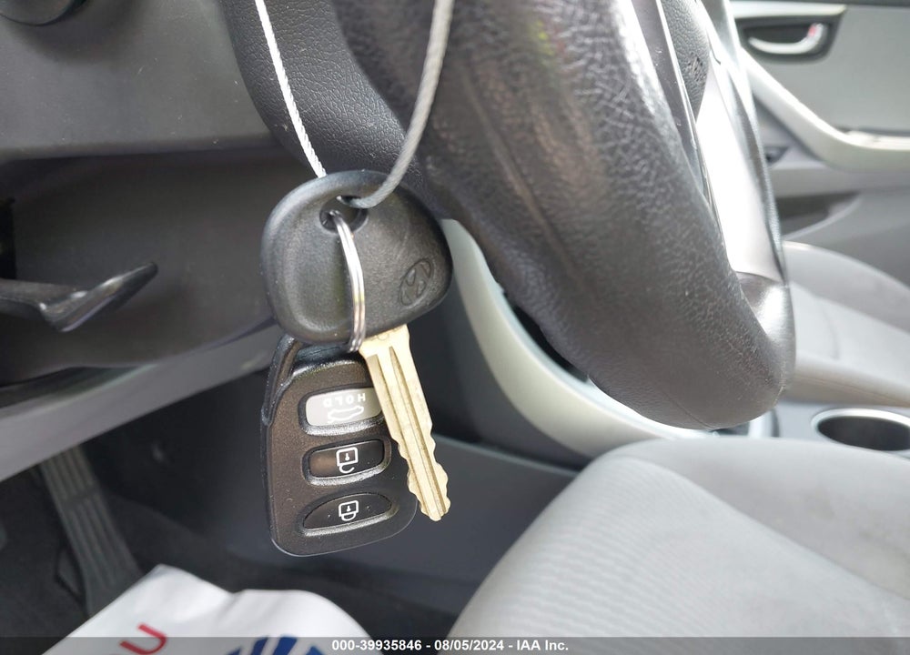 2014 HYUNDAI ELANTRA SE VIN: KMHDH4AEXEU075814