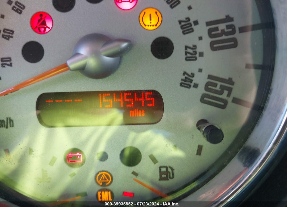 2005 MINI COOPER S VIN: WMWRE33435TD92115