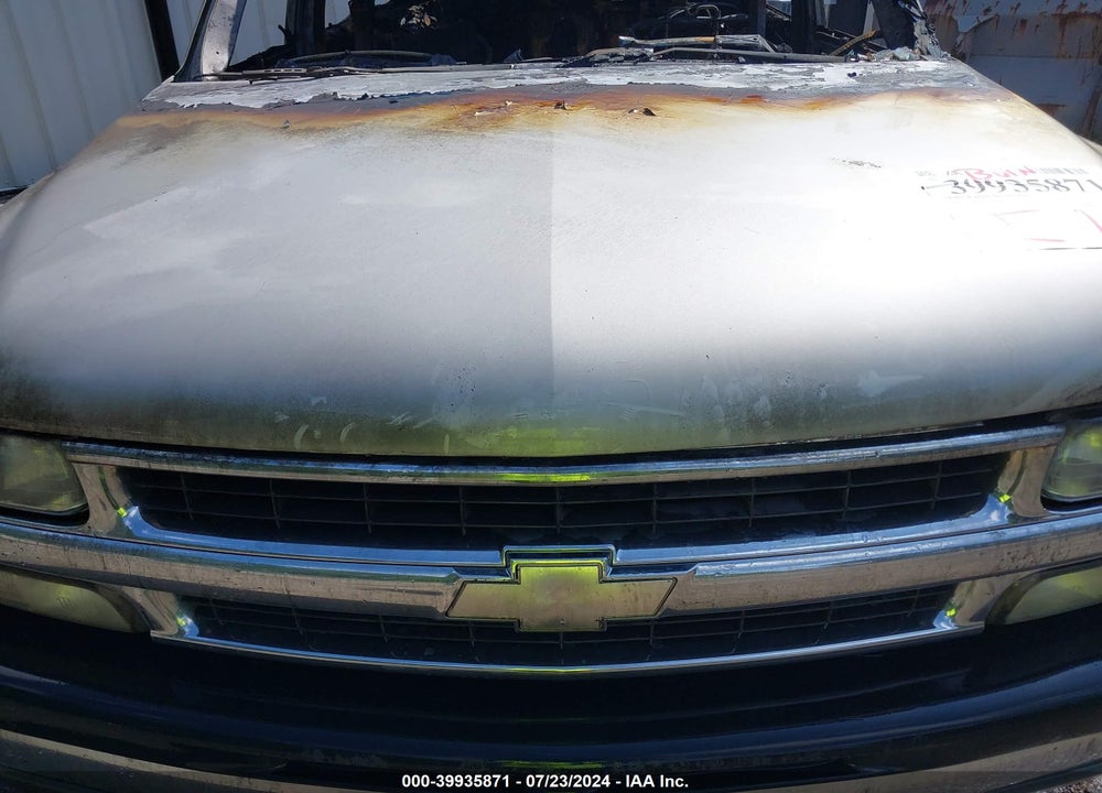 2004 CHEVROLET TAHOE VIN: 1GNEC13V84R262061