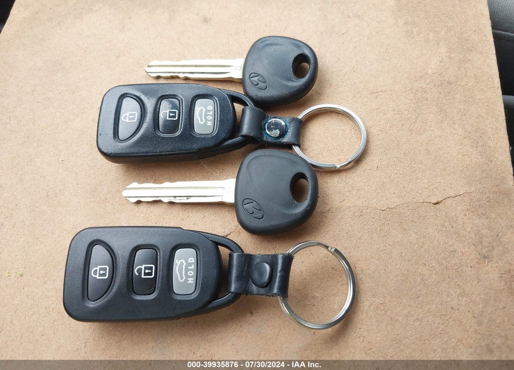 2010 HYUNDAI ELANTRA GLS VIN: KMHDU4AD2AU887153