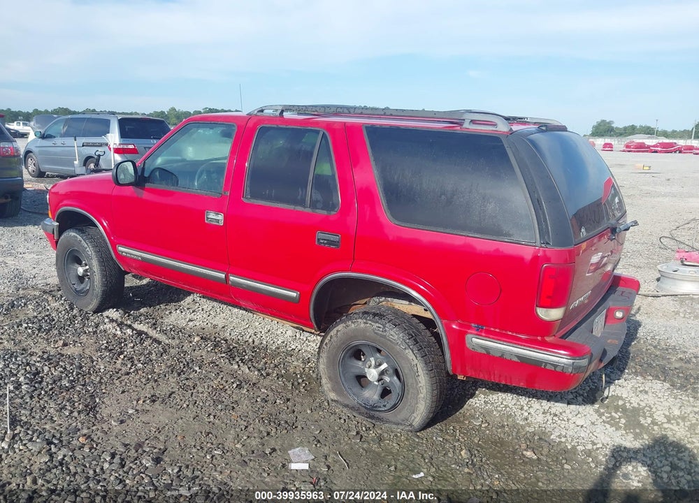 1998 CHEVROLET BLAZER LS VIN: 1GNDT13W0W2151360