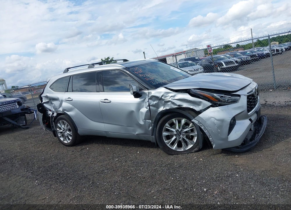 2022 TOYOTA HIGHLANDER LIMITED VIN: 5TDDZRBH8NS214818