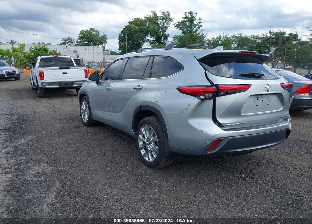 2022 TOYOTA HIGHLANDER LIMITED VIN: 5TDDZRBH8NS214818