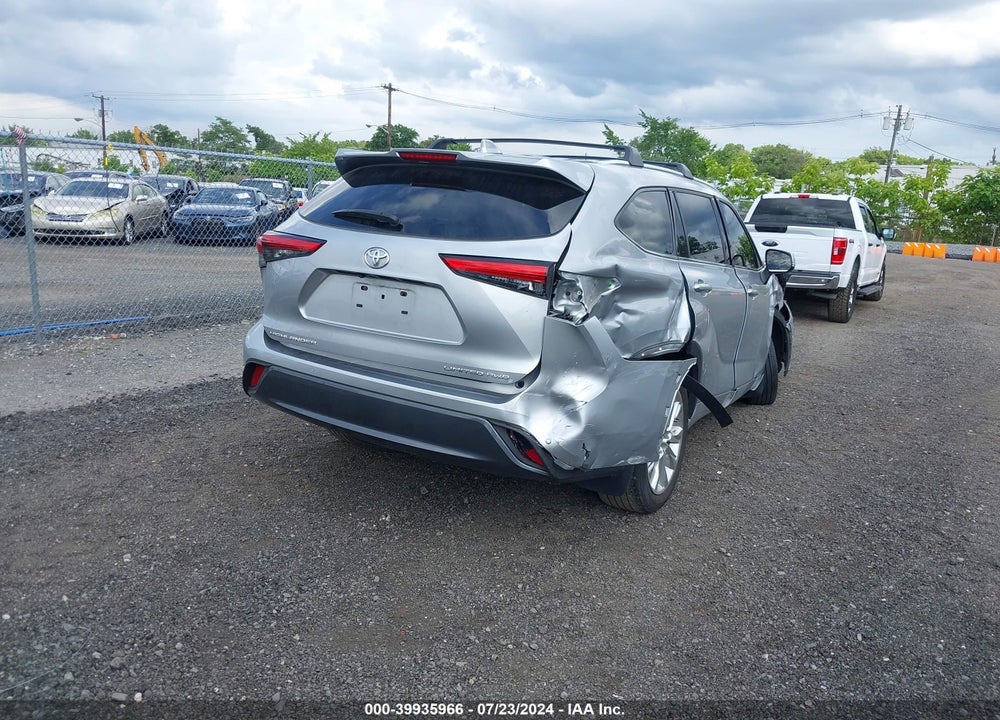 2022 TOYOTA HIGHLANDER LIMITED VIN: 5TDDZRBH8NS214818