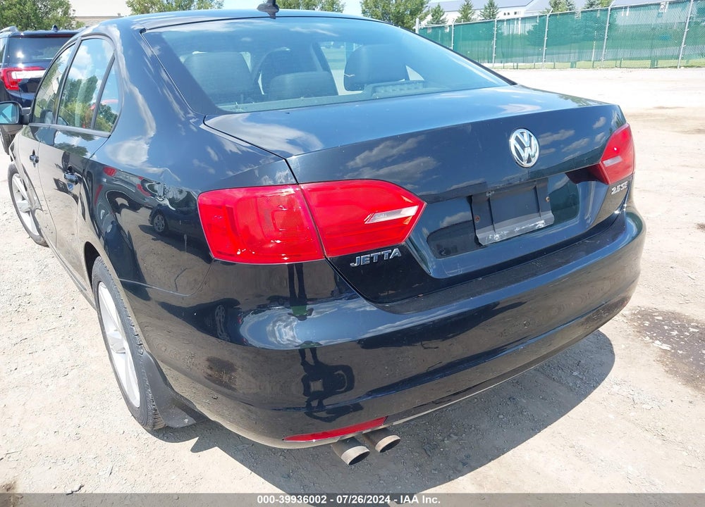 2011 VOLKSWAGEN JETTA 2.5L SE VIN: 3VWDZ7AJ4BM122946