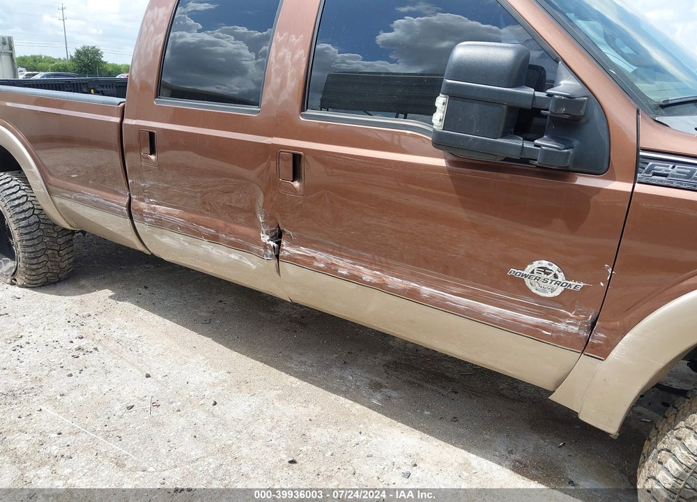 2011 FORD F-350 LARIAT VIN: 1FT8W3BT1BEB07820