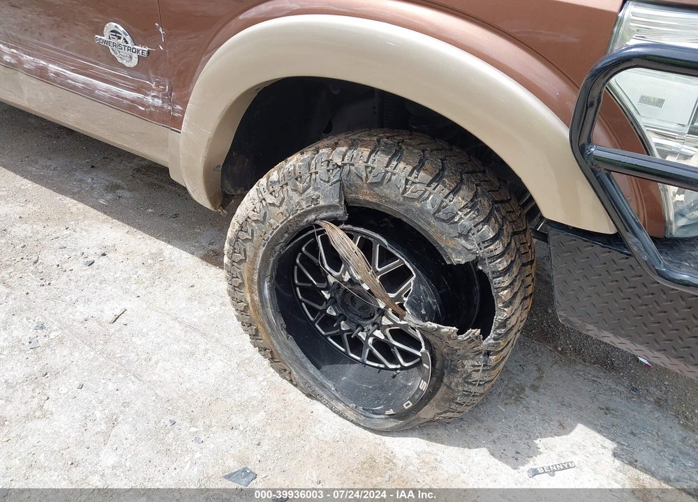 2011 FORD F-350 LARIAT VIN: 1FT8W3BT1BEB07820