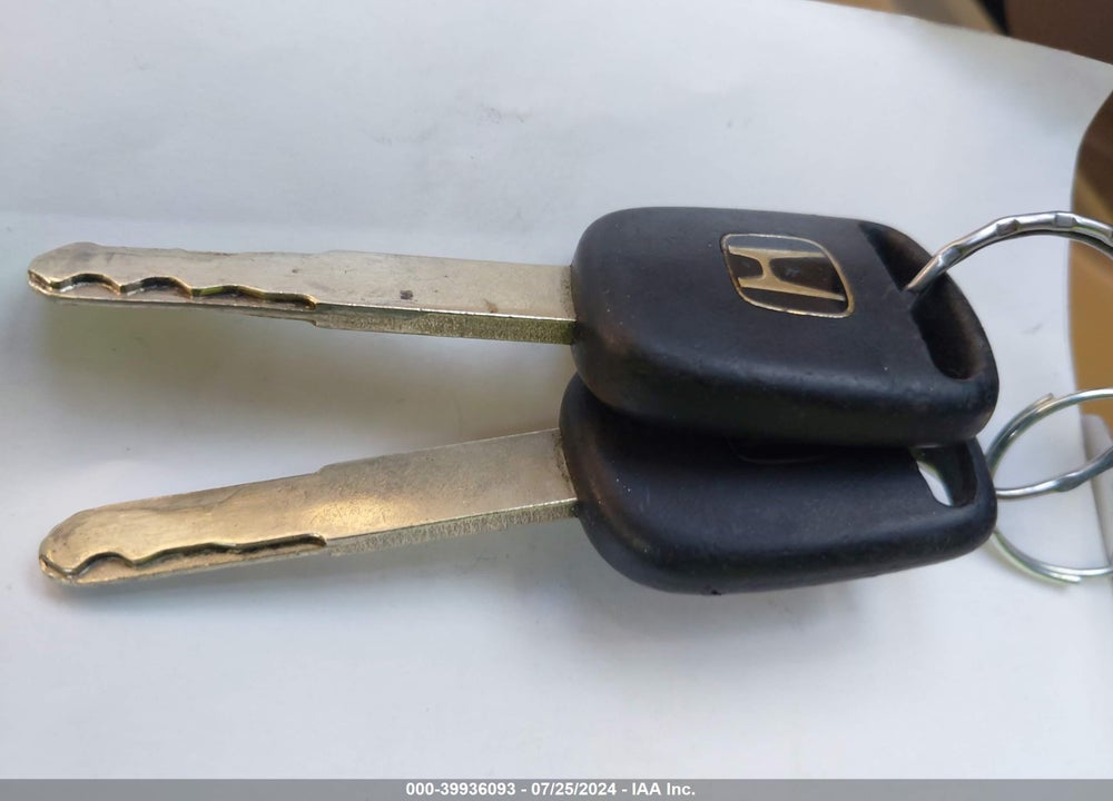 2004 HONDA ACCORD 2.4 DX VIN: 1HGCM56124A139739