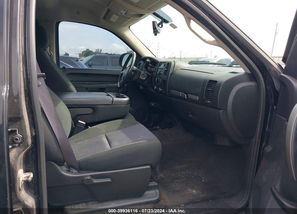 2011 CHEVROLET SILVERADO 1500 LT VIN: 3GCPCSE0XBG221162