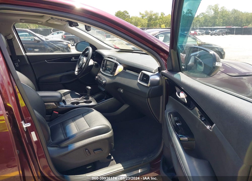 2017 KIA SORENTO 3.3L SX VIN: 5XYPKDA50HG231819