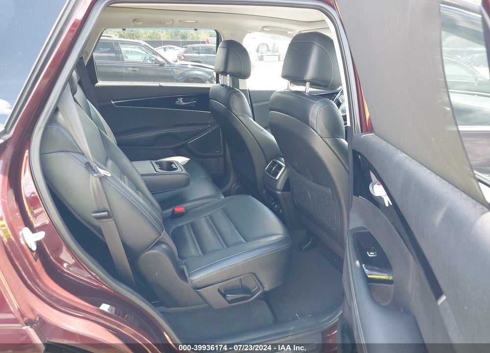 2017 KIA SORENTO 3.3L SX VIN: 5XYPKDA50HG231819