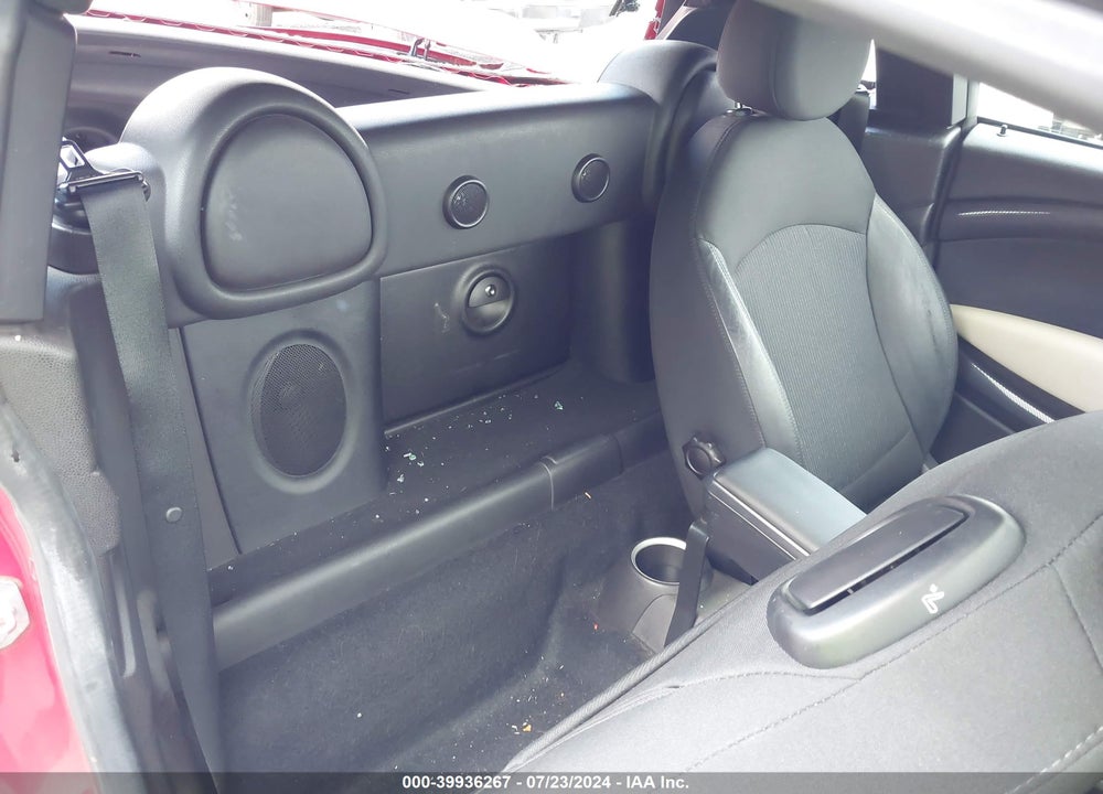 2012 MINI COOPER S VIN: WMWSX3C58CT155571