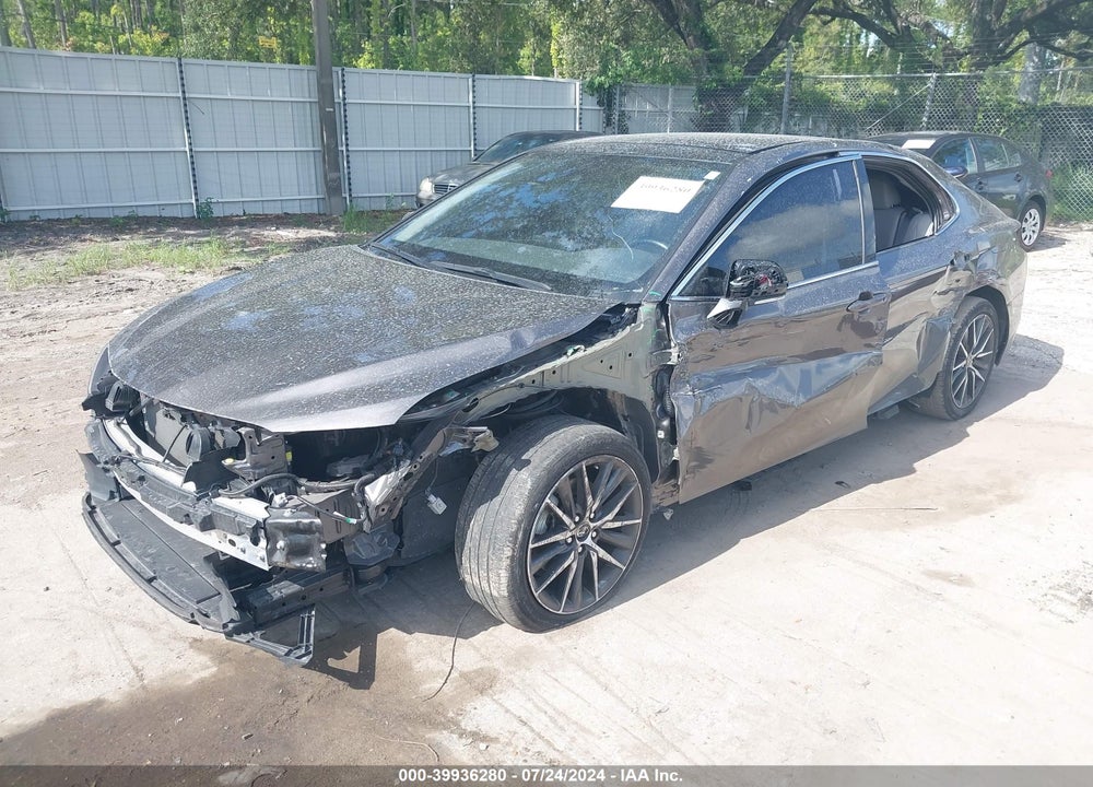 2021 TOYOTA CAMRY XLE VIN: 4T1F11AK2MU575871
