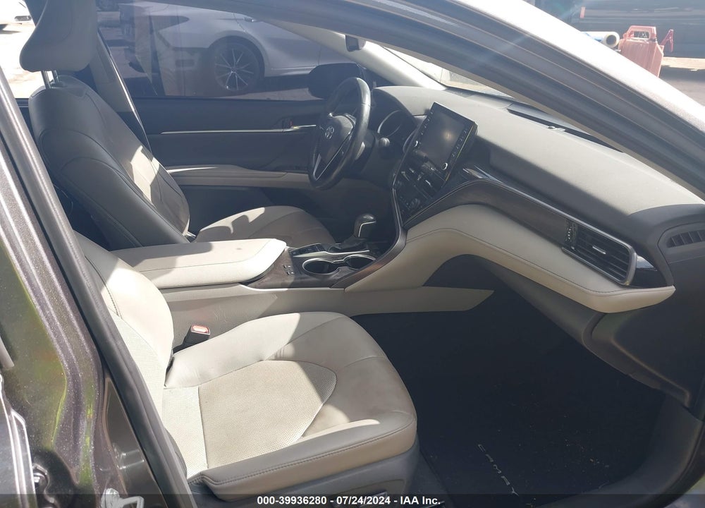 2021 TOYOTA CAMRY XLE VIN: 4T1F11AK2MU575871