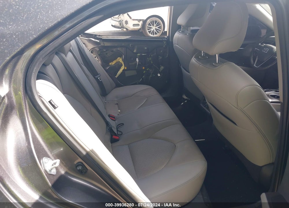 2021 TOYOTA CAMRY XLE VIN: 4T1F11AK2MU575871