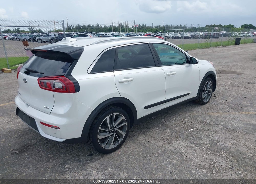 2018 KIA NIRO TOURING VIN: KNDCE3LC0J5109374