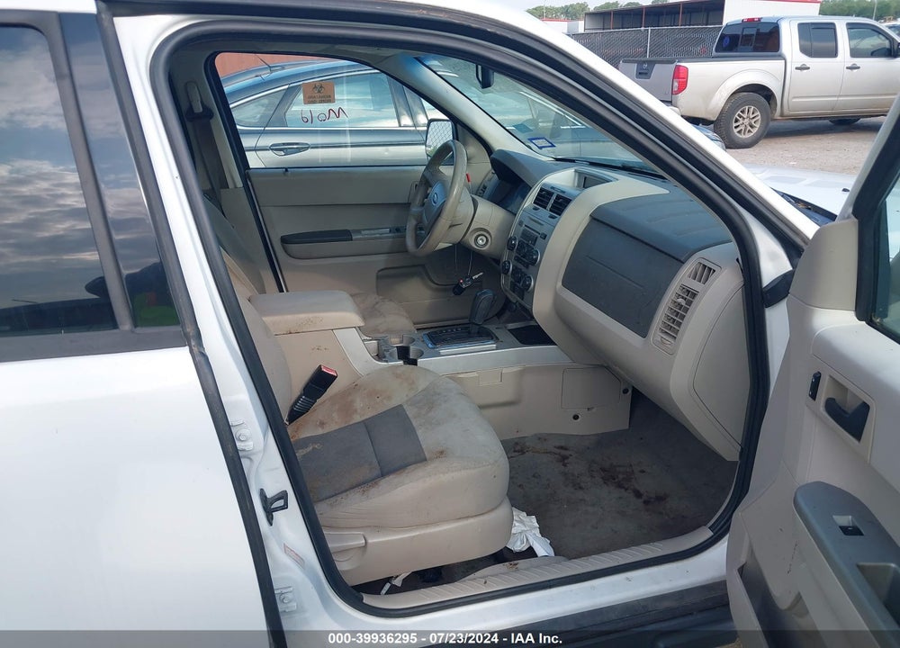 2008 FORD ESCAPE XLT VIN: 1FMCU03138KB09330