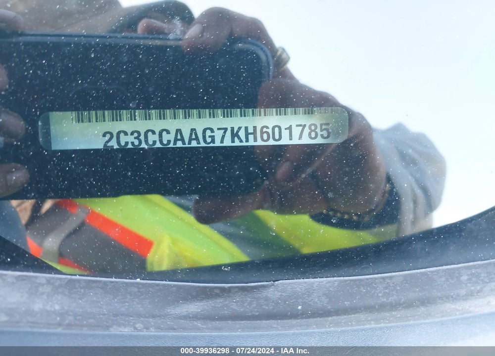 2019 CHRYSLER 300 TOURING VIN: 2C3CCAAG7KH601785