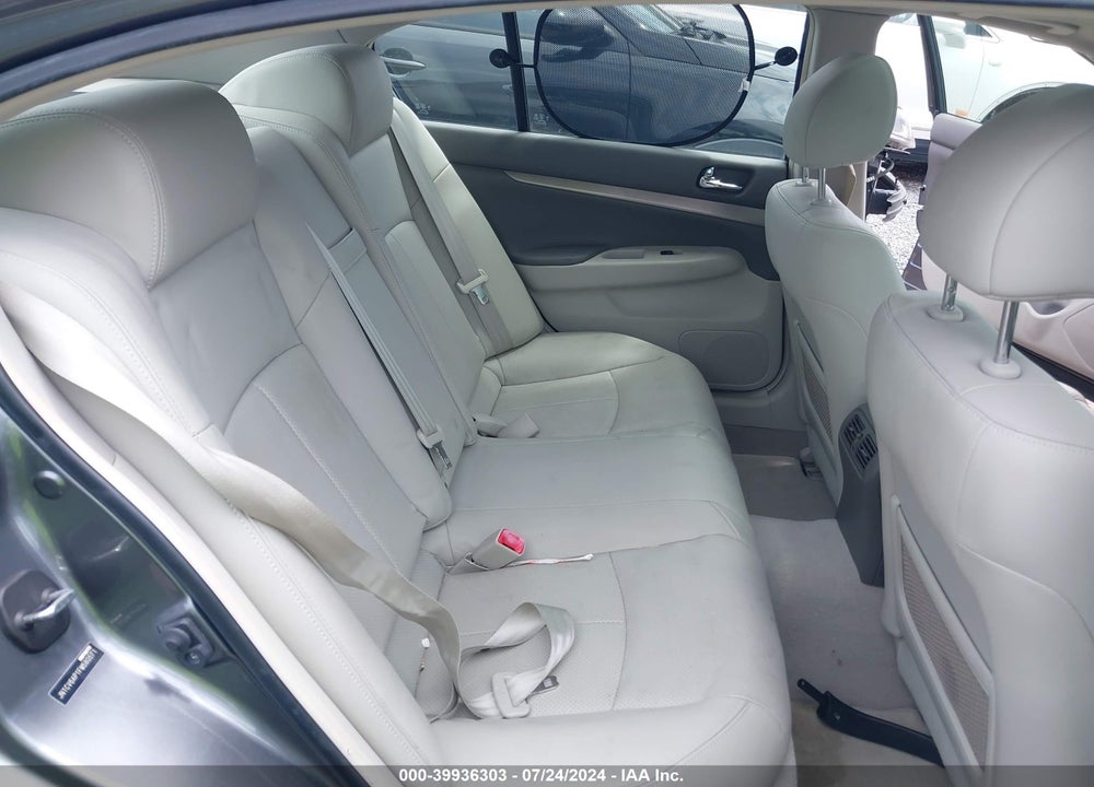 2015 INFINITI Q40 VIN: JN1CV6AP1FM580571