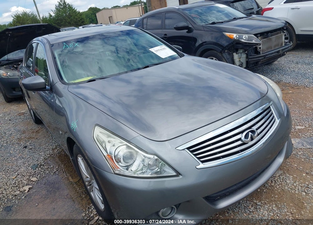 2015 INFINITI Q40 VIN: JN1CV6AP1FM580571