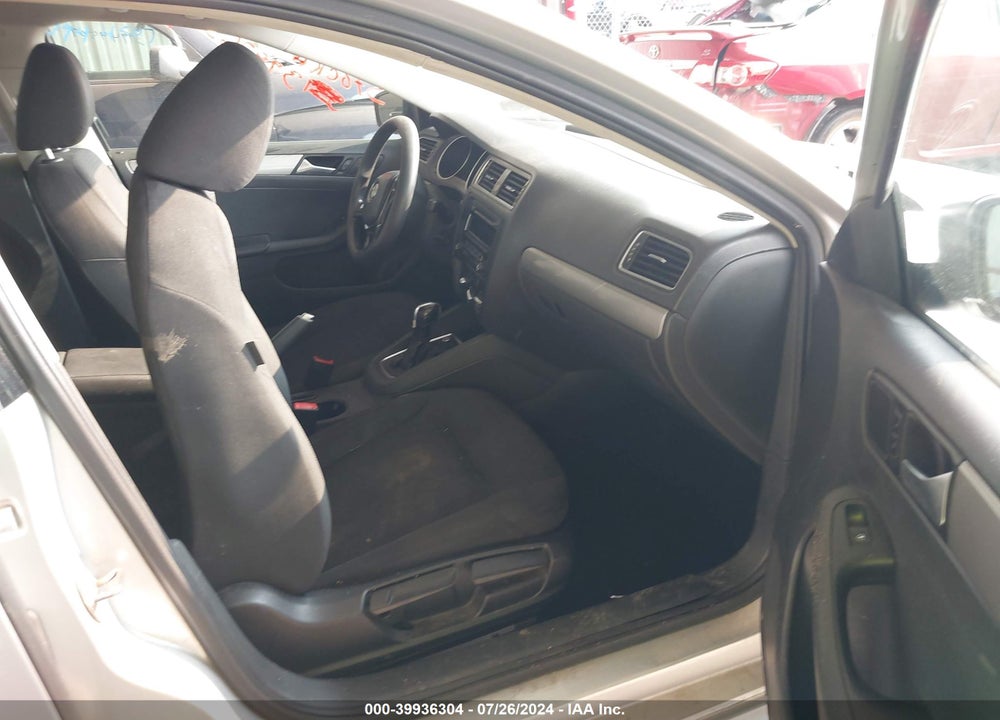2015 VOLKSWAGEN JETTA 1.8T SE VIN: 3VWD17AJ2FM229569