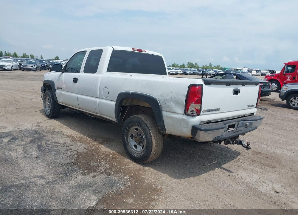 2004 CHEVROLET SILVERADO 2500HD WORK TRUCK VIN: 1GCHC29U44E149483