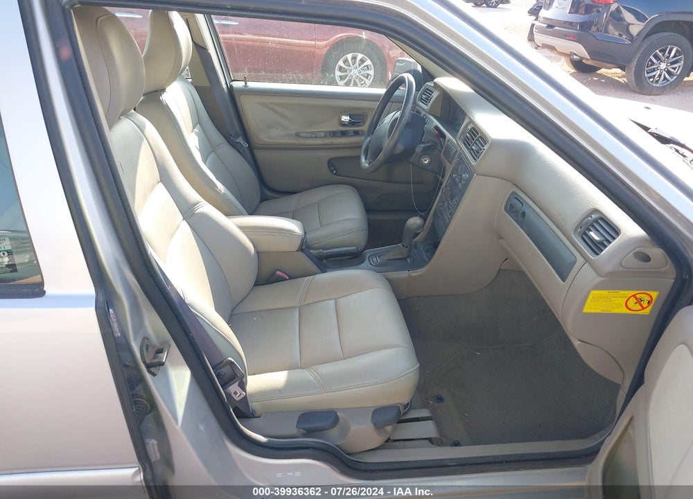 2000 VOLVO S70 SE VIN: YV1LS61J7Y2630805