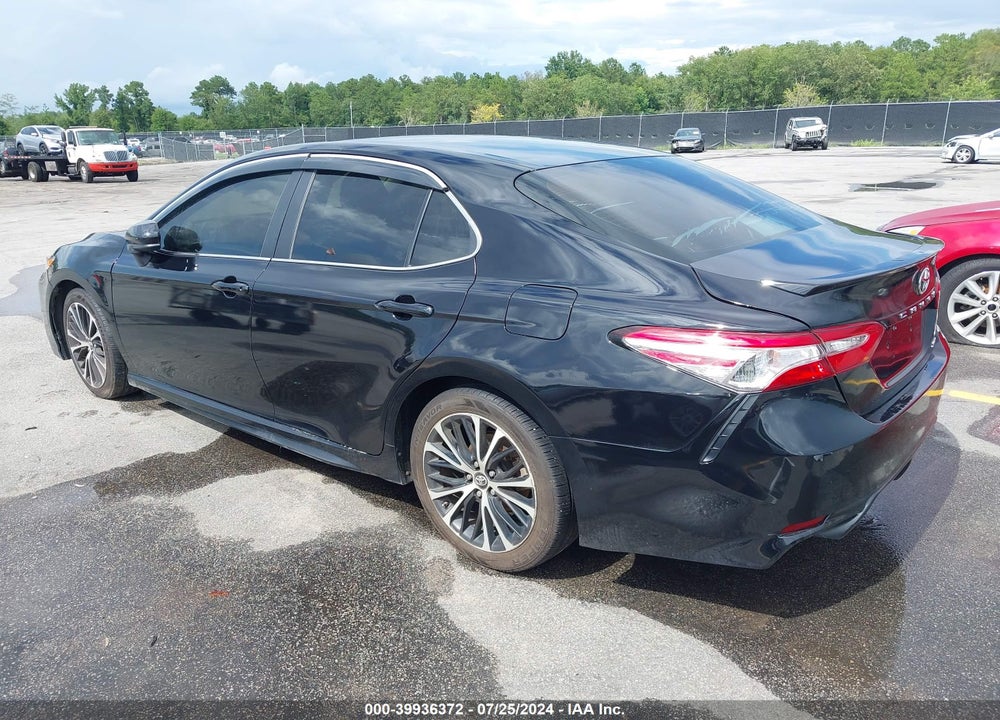 2018 TOYOTA CAMRY SE VIN: 4T1B11HK5JU104782