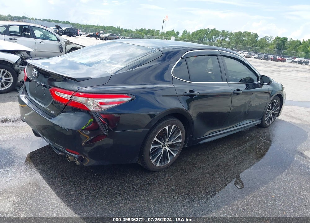 2018 TOYOTA CAMRY SE VIN: 4T1B11HK5JU104782