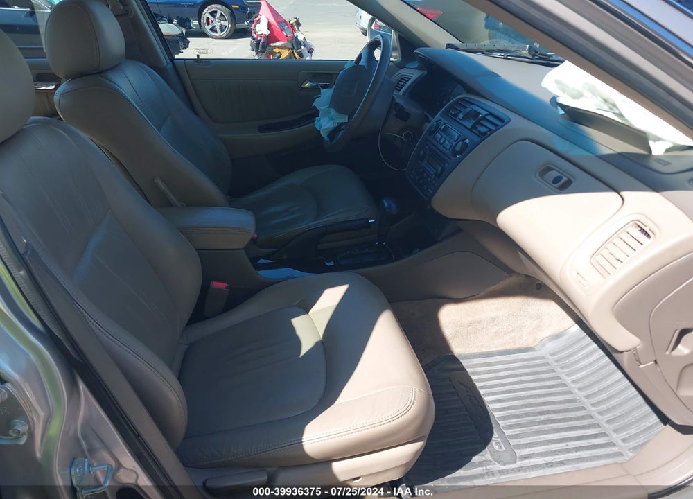 1998 HONDA ACCORD EX V6 VIN: 1HGCG1654WA021892