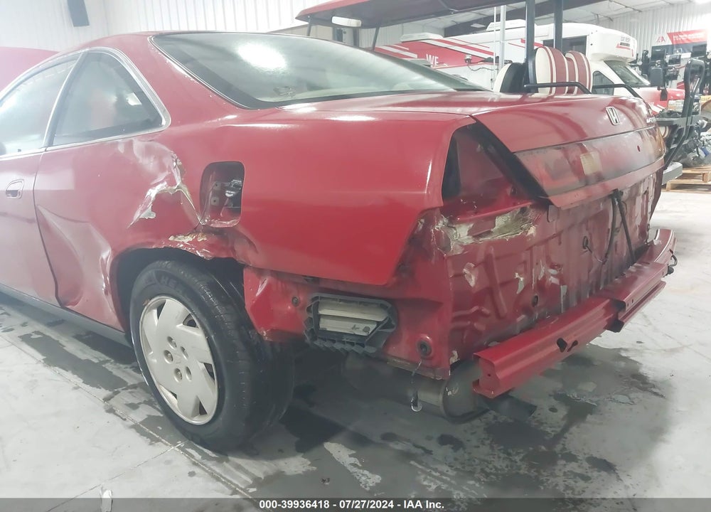 2000 HONDA ACCORD 3.0 LX VIN: 1HGCG2244YA019002