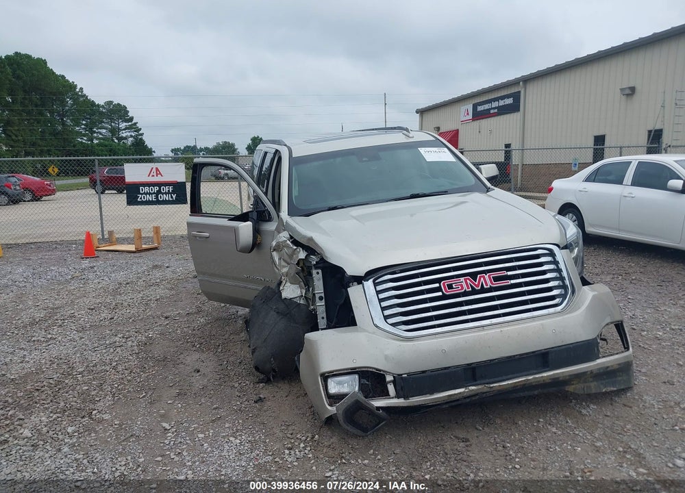 2017 GMC YUKON XL SLT VIN: 1GKS1GKC8HR282308