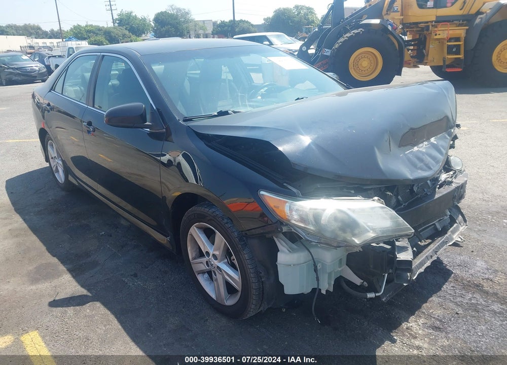 2014 TOYOTA CAMRY SE VIN: 4T1BF1FK5EU869355