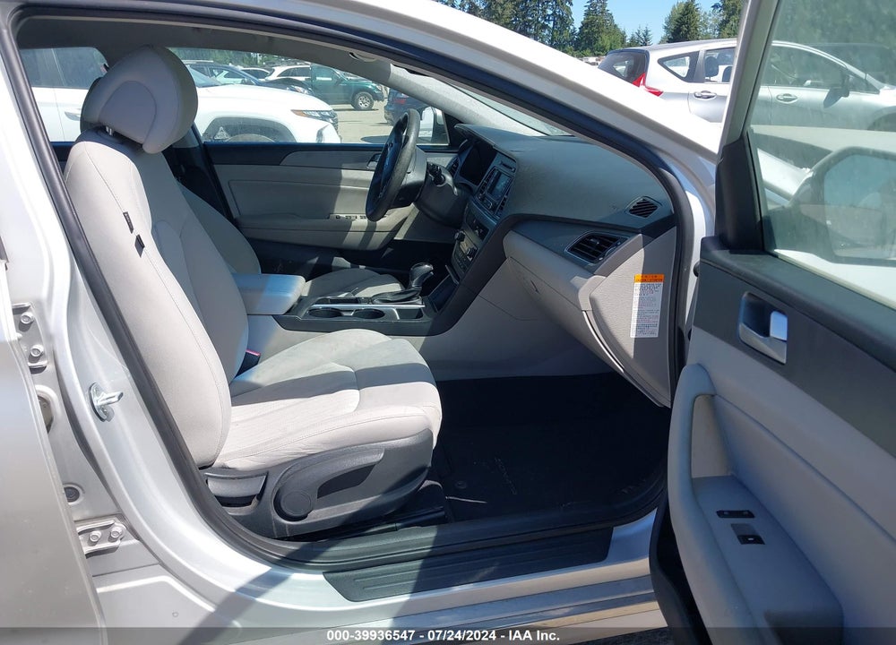 2016 HYUNDAI SONATA HYBRID SE VIN: KMHE24L19GA029539