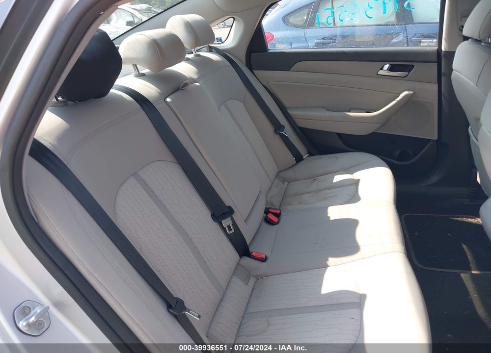 2016 HYUNDAI SONATA HYBRID SE VIN: KMHE24L19GA010988