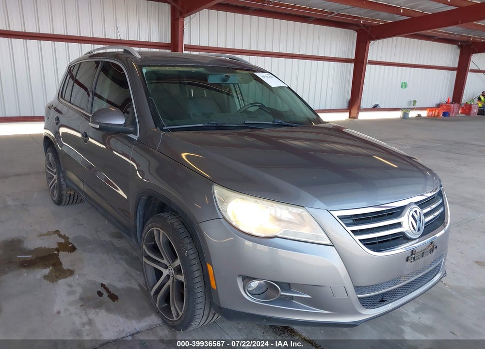 2011 VOLKSWAGEN TIGUAN SE VIN: WVGAV7AX5BW500533