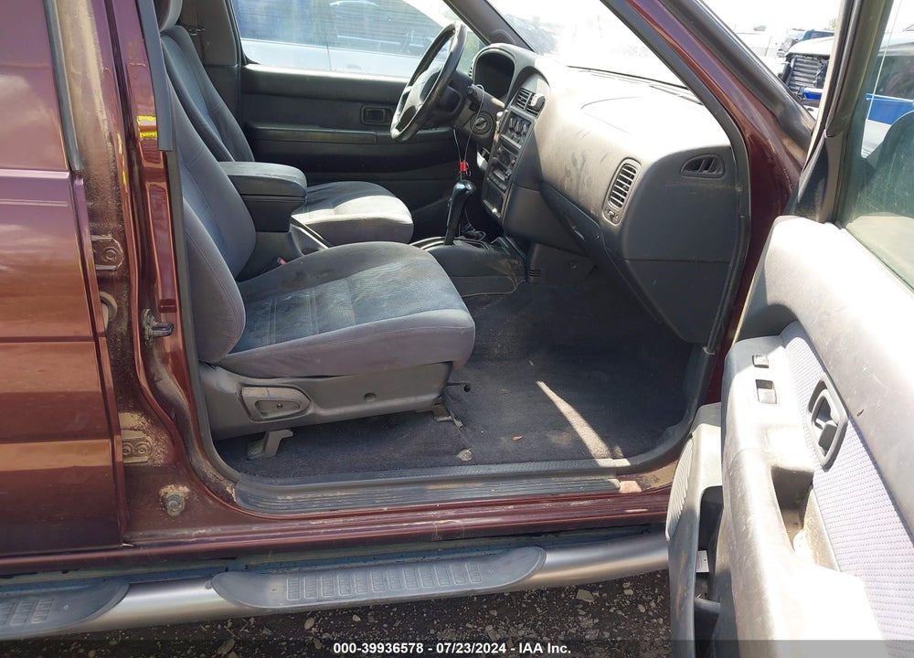 1999 NISSAN PATHFINDER LE/SE/XE VIN: JN8AR07Y1XW384095