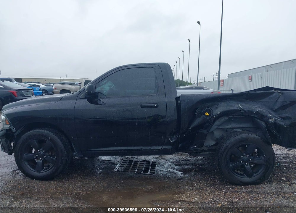 2015 RAM 1500 EXPRESS VIN: 3C6JR6AG1FG517439