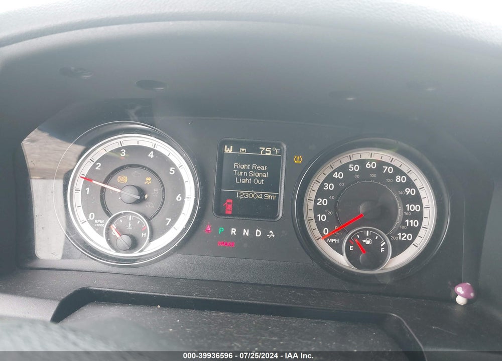 2015 RAM 1500 EXPRESS VIN: 3C6JR6AG1FG517439