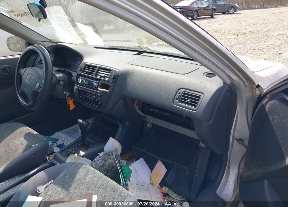 1998 HONDA CIVIC CX VIN: 2HGEJ6423WH104764