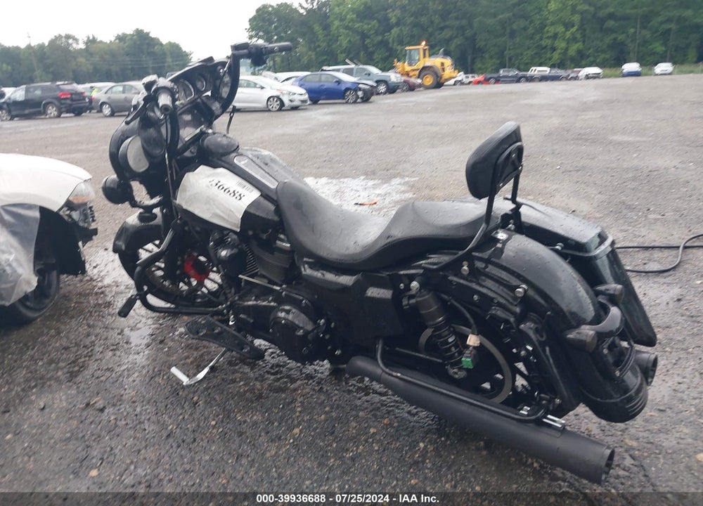 2018 HARLEY-DAVIDSON FLHXS STREET GLIDE SPECIAL VIN: 1HD1KRC14JB655872