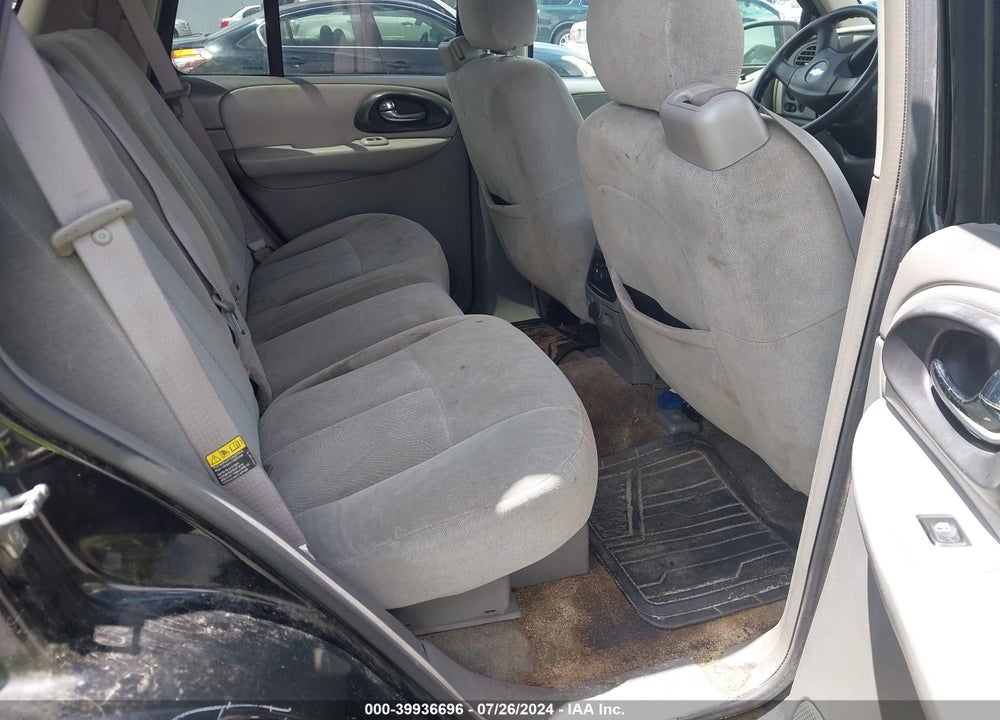 2005 CHEVROLET TRAILBLAZER LS VIN: 1GNDT13S752109151