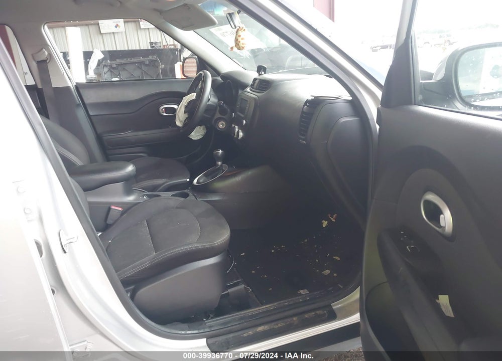 2018 KIA SOUL VIN: KNDJN2A29J7609100