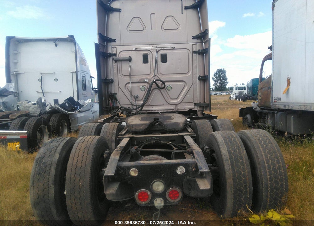 2015 FREIGHTLINER CASCADIA 125 VIN: 3AKJGLD56FSBT5630