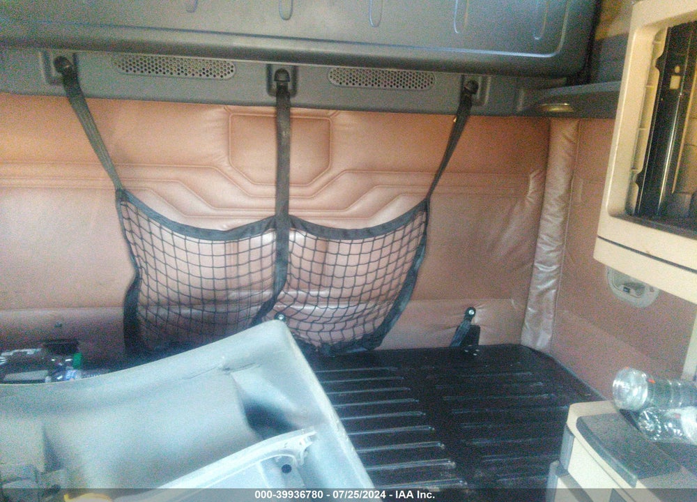 2015 FREIGHTLINER CASCADIA 125 VIN: 3AKJGLD56FSBT5630