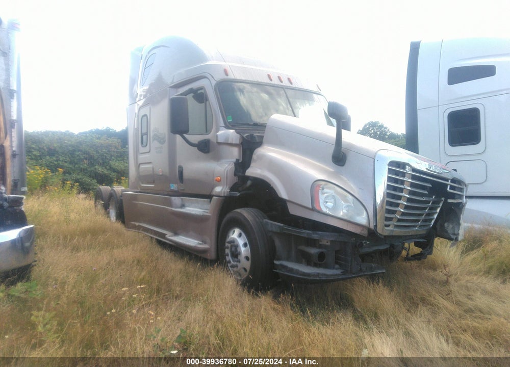 2015 FREIGHTLINER CASCADIA 125 VIN: 3AKJGLD56FSBT5630
