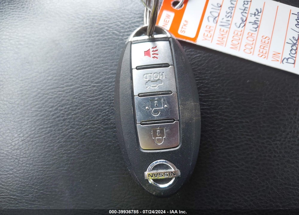 2016 NISSAN SENTRA SR VIN: 3N1AB7AP1GY256766