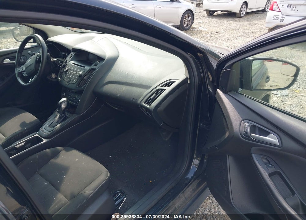2015 FORD FOCUS SE VIN: 1FADP3F23FL304833