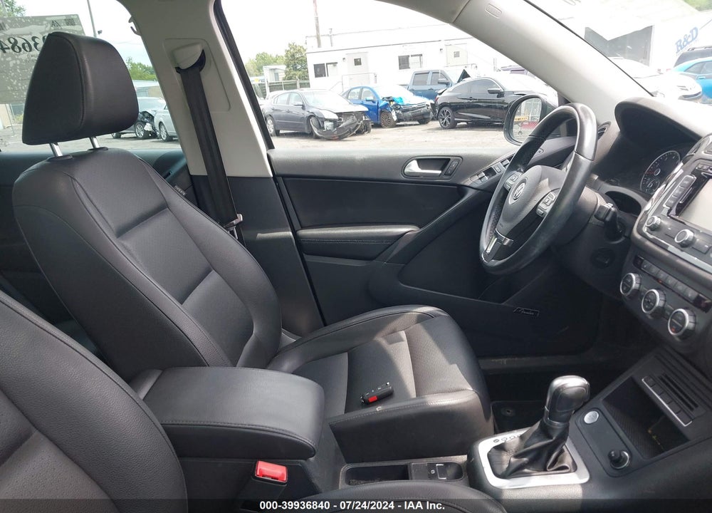 2015 VOLKSWAGEN TIGUAN SEL VIN: WVGBV7AX7FW501497