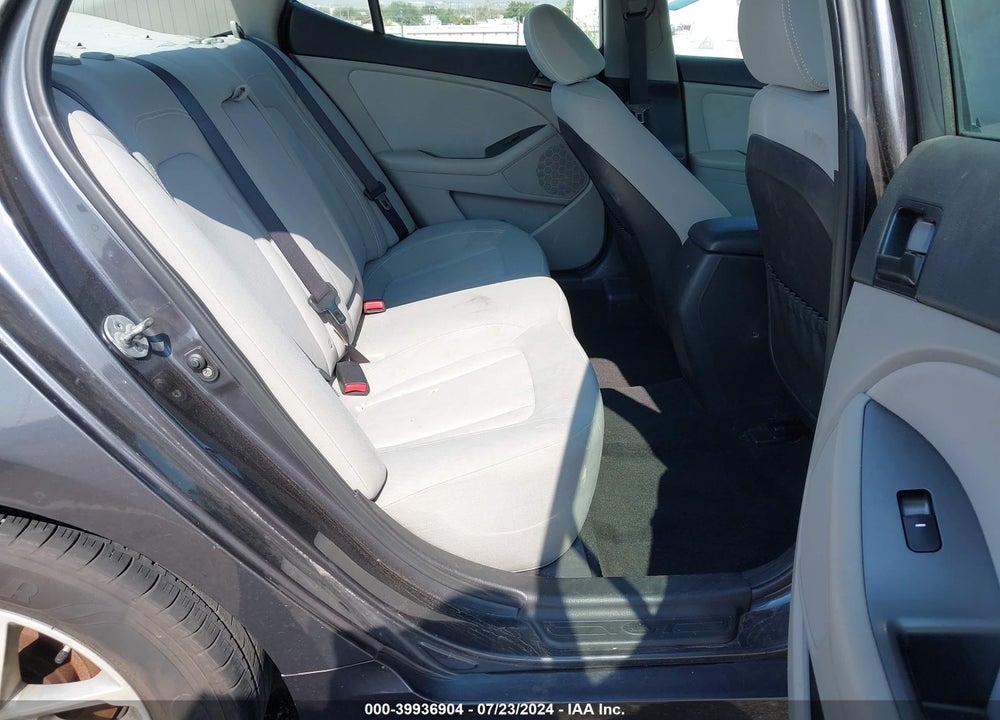 2011 KIA OPTIMA LX VIN: KNAGM4A72B5173091